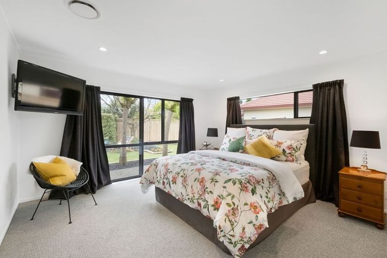 Photo of property in 9 Suncrest Drive, West Harbour, Auckland, 0618