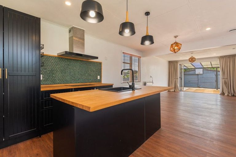 Photo of property in 3 Heath Place, Awapuni, Palmerston North, 4412