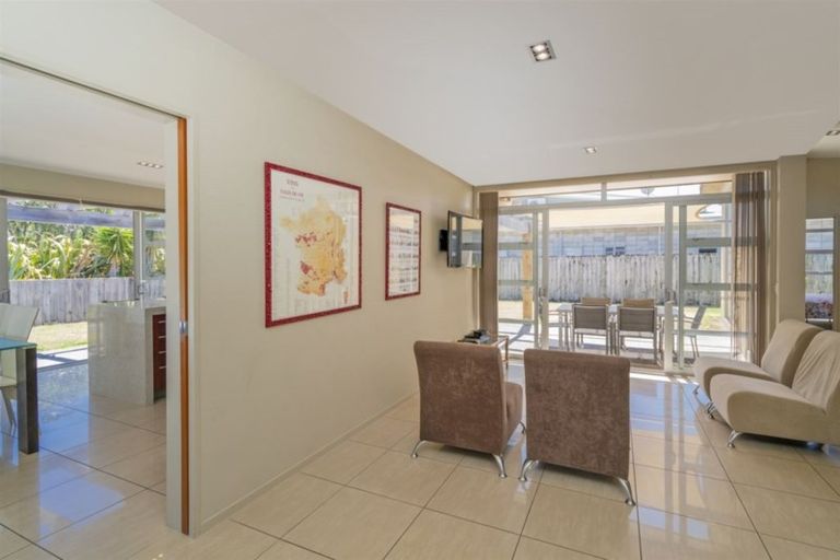 Photo of property in 22 Wells Place, Whitianga, 3510