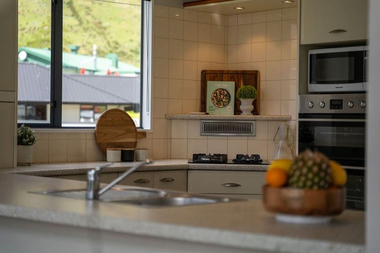 Photo of property in 17 Kent Street, Kingston, Athol, 9793