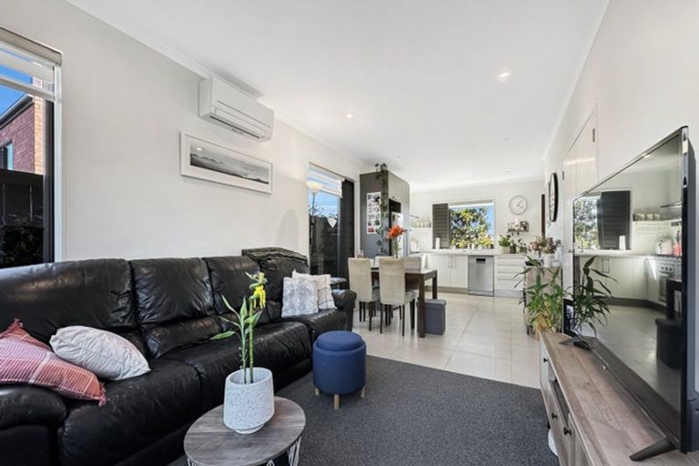 Photo of property in 21 Wallace Road, Hobsonville, Auckland, 0616
