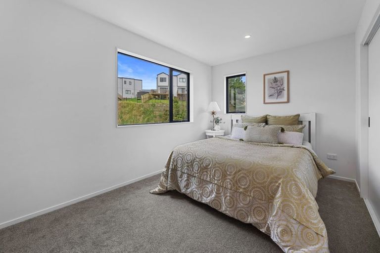 Photo of property in 49b Crestview Rise, Papakura, 2110