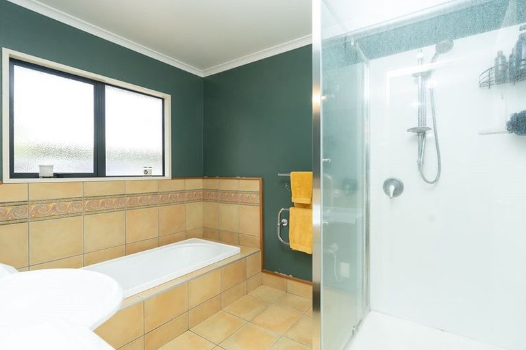 Photo of property in 15 Fendalton Drive, Rototuna, Hamilton, 3210