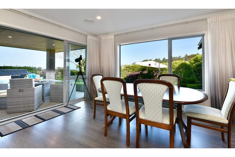 Photo of property in 69 Hillcrest Road, Hatfields Beach, Orewa, 0931
