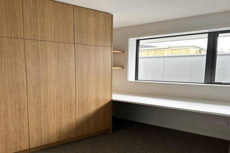 Photo of property in 9a Strandon Place, Strandon, New Plymouth, 4312