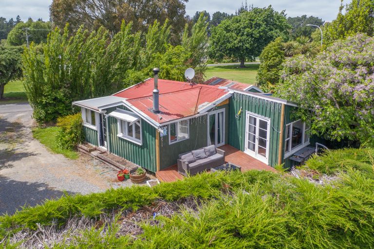 Photo of property in 16 Penfold Square, Leithfield, 7481