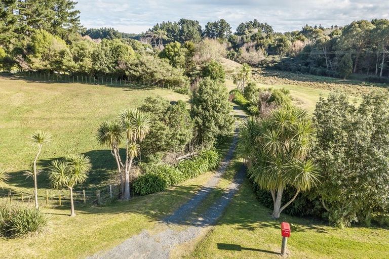 Photo of property in 25 Derham Road, Te Horo, Otaki, 5581