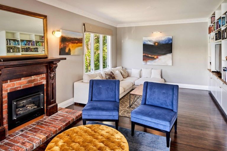 Photo of property in 89 Paremata Road, Paremata, Porirua, 5024