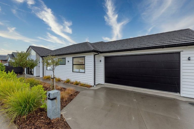 Photo of property in 4 Vintry Drive, Kumeu, 0810