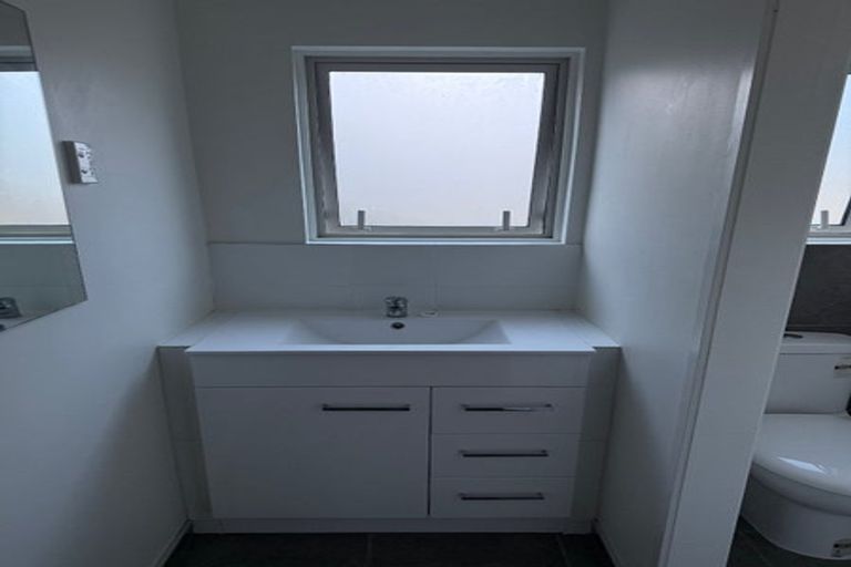 Photo of property in 33 Seddon Road, Frankton, Hamilton, 3204