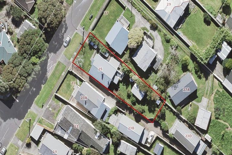 Photo of property in 25 Brandon Road, Glen Eden, Auckland, 0602