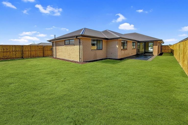 Photo of property in 10 Applegrove Crescent, Belfast, Christchurch, 8051