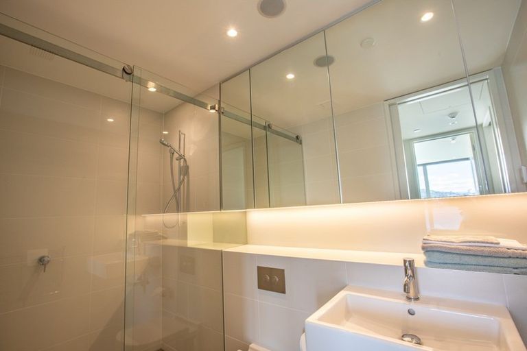 Photo of property in Clyde Quay Wharf, 2a/6 Clyde Quay Wharf, Te Aro, Wellington, 6011