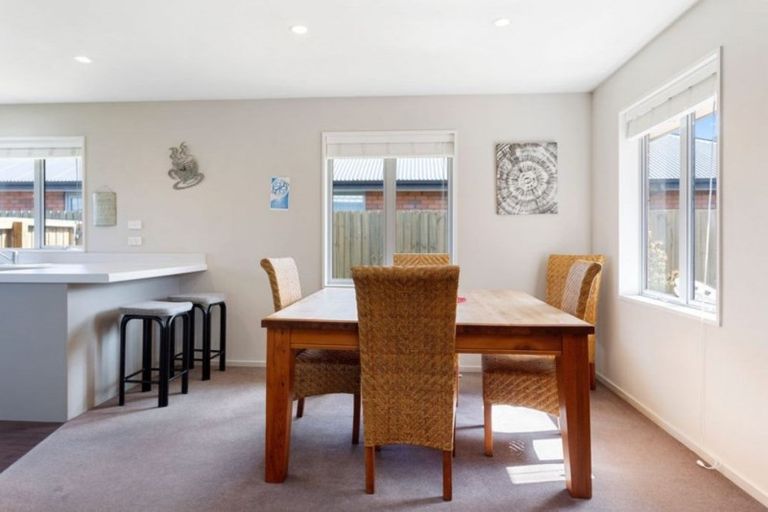 Photo of property in 43 Shortland Street, Wainoni, Christchurch, 8061
