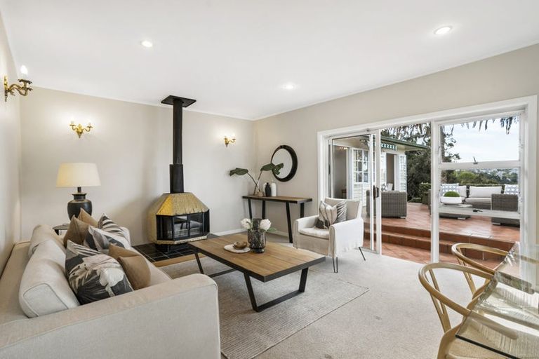 Photo of property in 107 Onewa Road, Northcote, Auckland, 0627