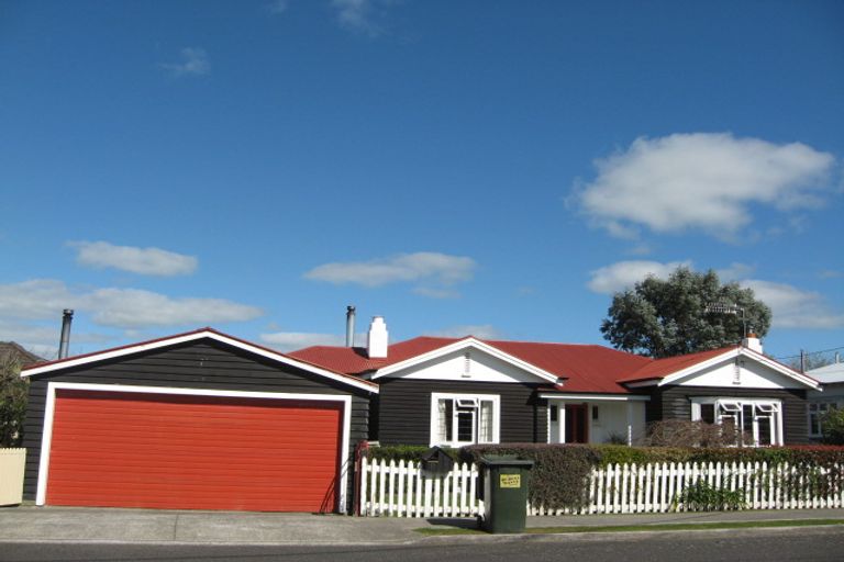 Photo of property in 25 Cuba Street, Marton, 4710