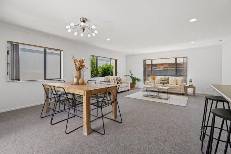 Photo of property in 19 Putaka Place, Papamoa Beach, Papamoa, 3118