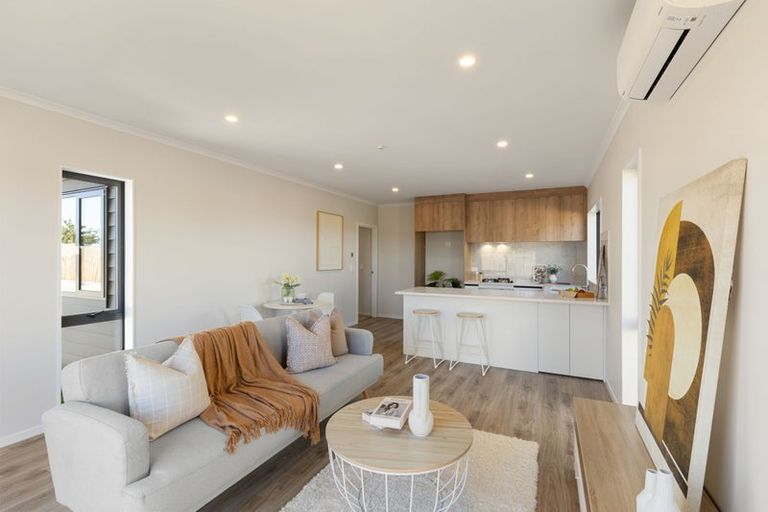 Photo of property in 2/1 Mitcham Avenue, Forest Lake, Hamilton, 3200