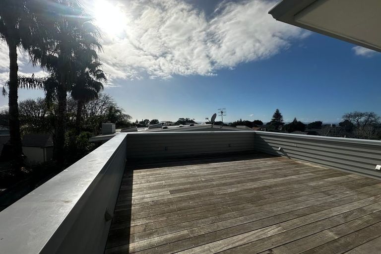 Photo of property in 28 Oakwood Grove, Eastern Beach, Auckland, 2012