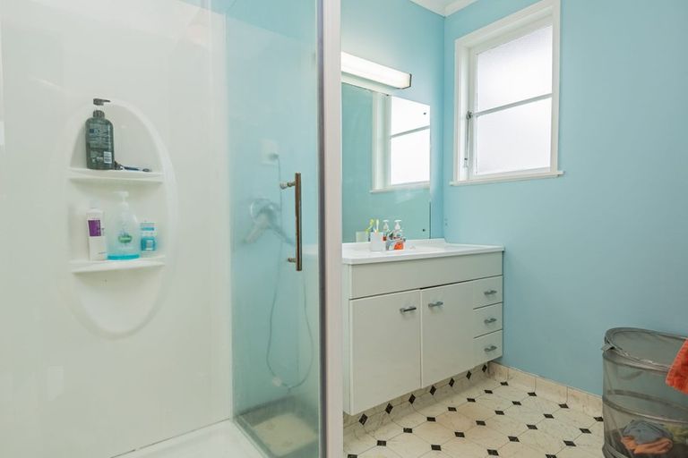 Photo of property in 14 Mokau Place, Terrace End, Palmerston North, 4410