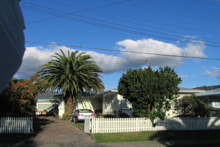 Photo of property in 5 Karamu Crescent, Wainuiomata, Lower Hutt, 5014