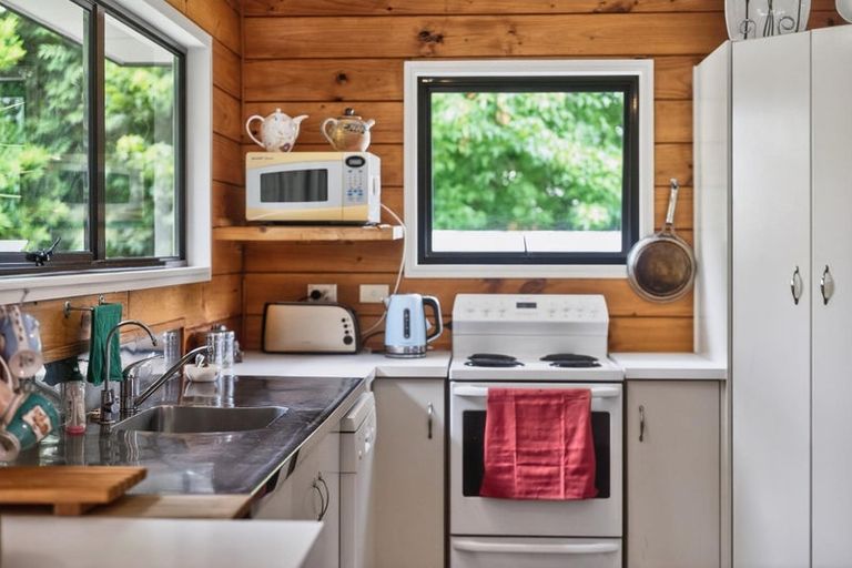 Photo of property in 6 Vintners Close, Huapai, Kumeu, 0810