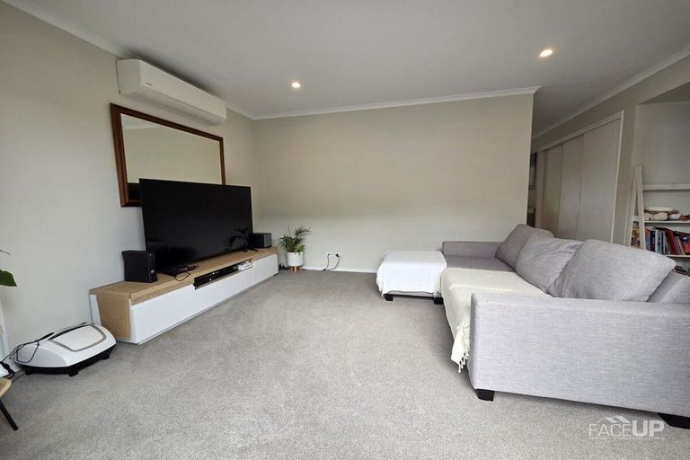 Photo of property in 10 Te Rau Place, Hobsonville, Auckland, 0616