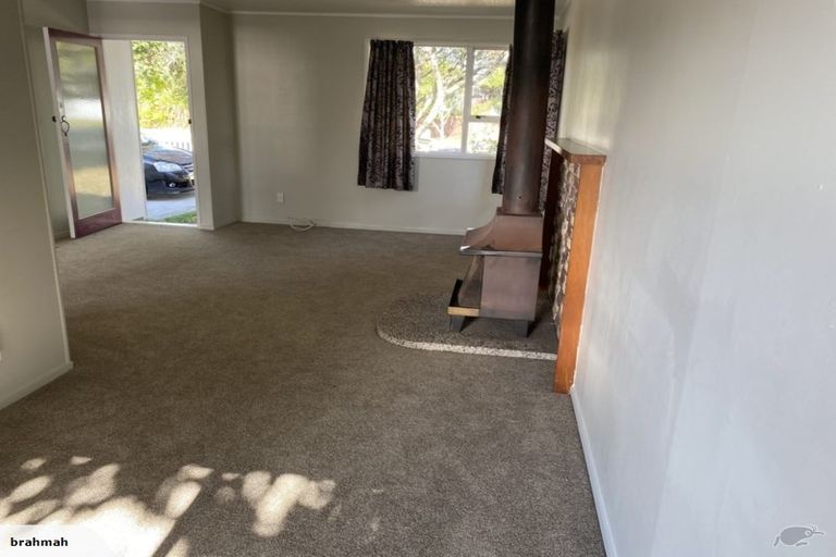 Photo of property in 16 Penfold Place, Henderson, Auckland, 0610