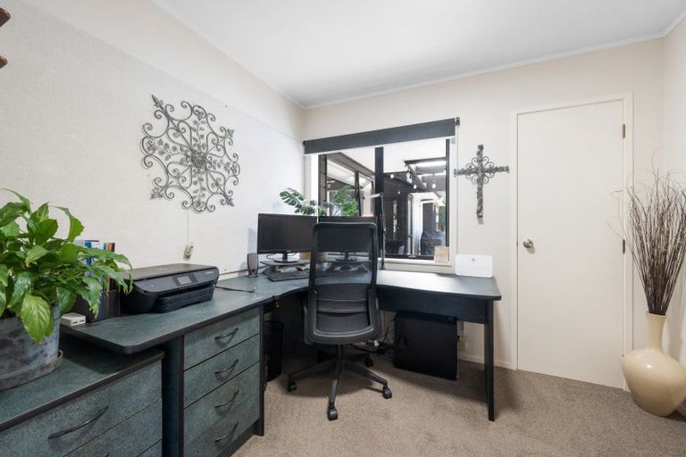 Photo of property in 16 Britannia Place, Half Moon Bay, Auckland, 2012