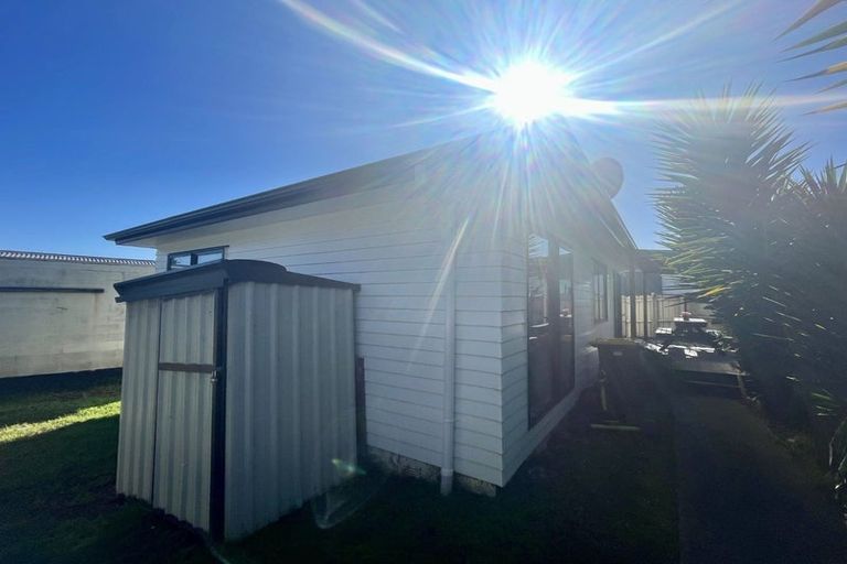 Photo of property in 32 Fairlight Place, Manurewa, Auckland, 2102