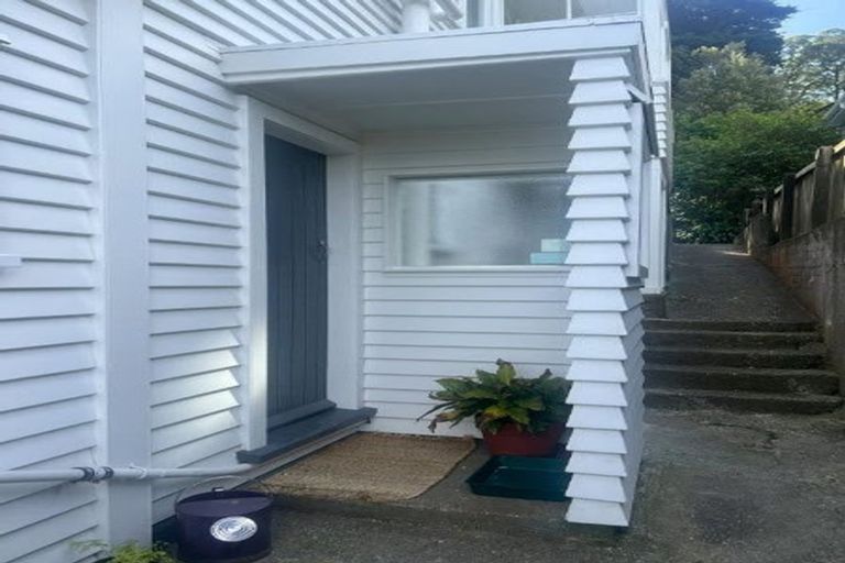 Photo of property in 11 Alexandra Road, Roseneath, Wellington, 6021