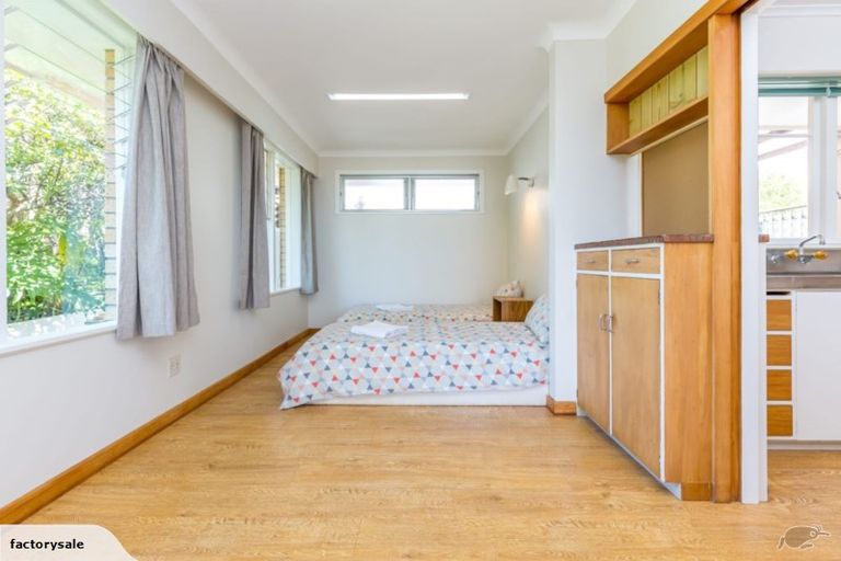 Photo of property in 122 Pah Road, Cockle Bay, Auckland, 2014