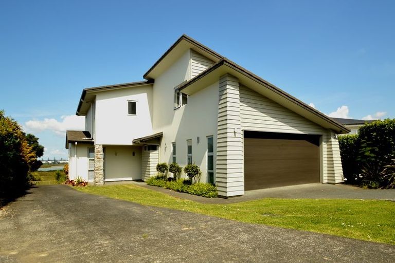 Photo of property in 114a Tiroroa Avenue, Te Atatu South, Auckland, 0610
