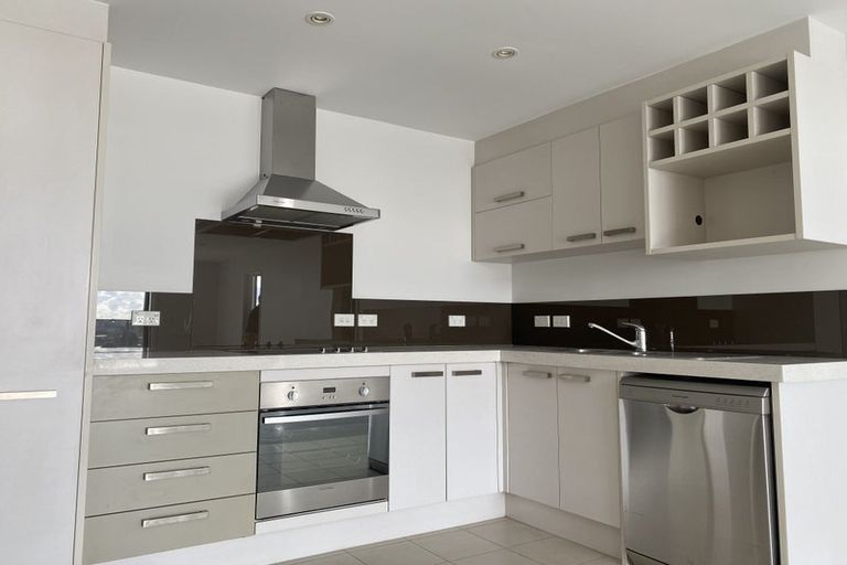 Photo of property in Bella Vista, 4c/84 Gunner Drive, Te Atatu Peninsula, Auckland, 0610