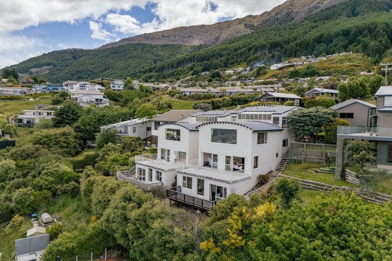 Photo of property in 3a Strawberry Lane, Fernhill, Queenstown, 9300