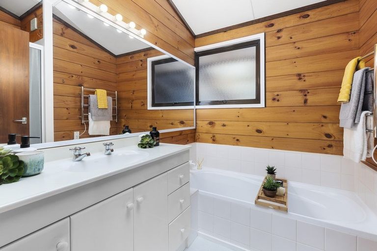 Photo of property in 15 The Yardarm, Whitby, Porirua, 5024