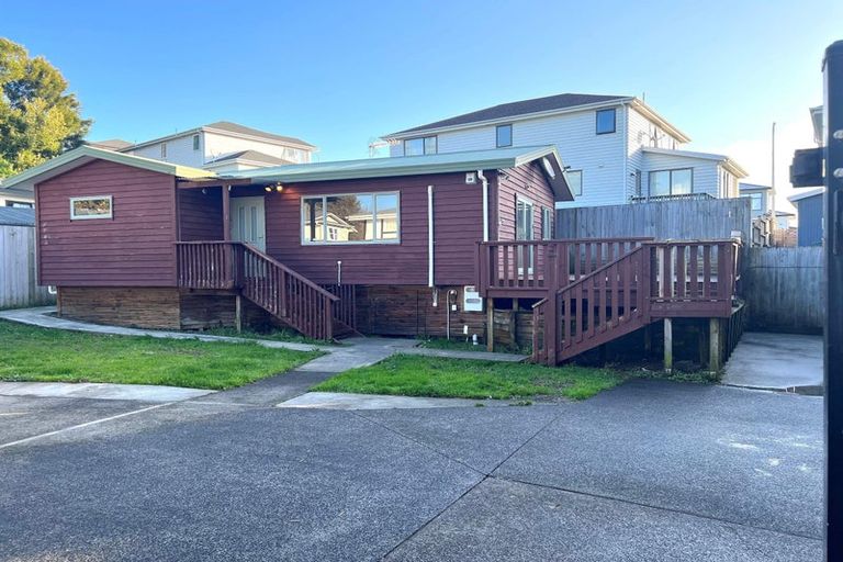 Photo of property in 23a Ranui Avenue, Ranui, Auckland, 0612