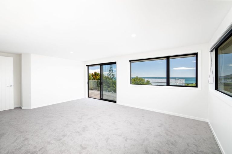 Photo of property in 77 Stratford Drive, Cable Bay, 0420