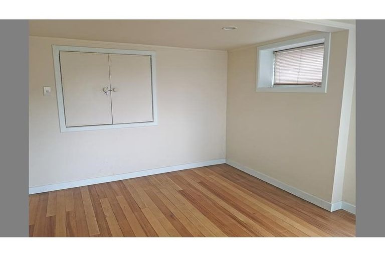 Photo of property in 592 Beach Road, Rothesay Bay, Auckland, 0630