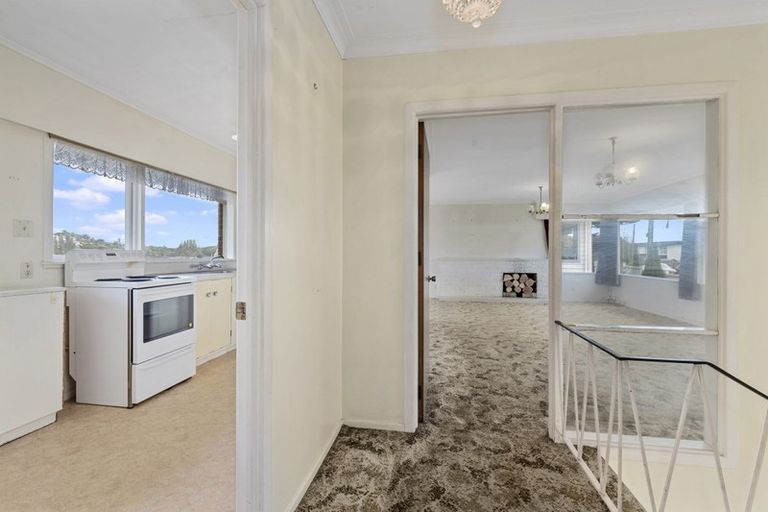Photo of property in 100 Sylvan Avenue, Northcote, Auckland, 0627