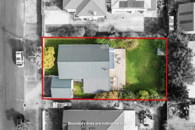 Photo of property in 13 Miller Street, Point Chevalier, Auckland, 1022