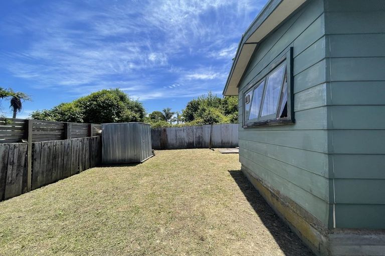 Photo of property in 28 Larissa Avenue, Henderson, Auckland, 0610