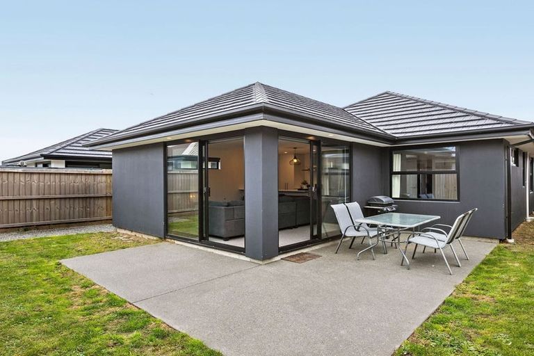 Photo of property in 17 Bill Hammond Drive, Belfast, 8051