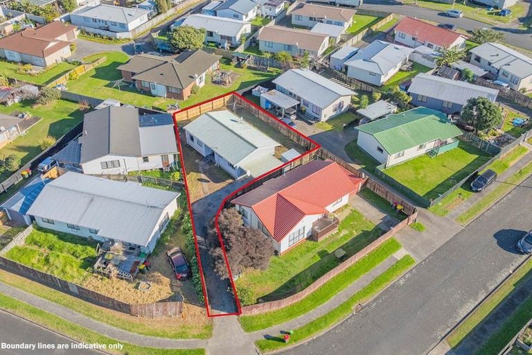 Photo of property in 2/5 Volta Place, Clendon Park, Auckland, 2103