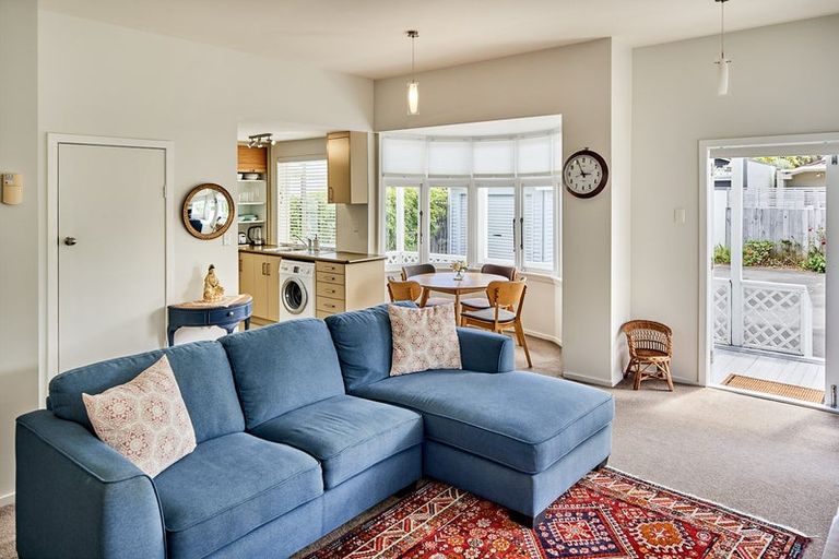 Photo of property in 2/14 Oroua Street, Eastbourne, Lower Hutt, 5013