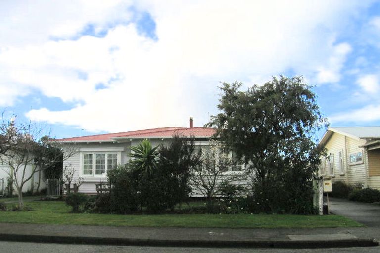 Photo of property in 416 Massey Street, Akina, Hastings, 4122