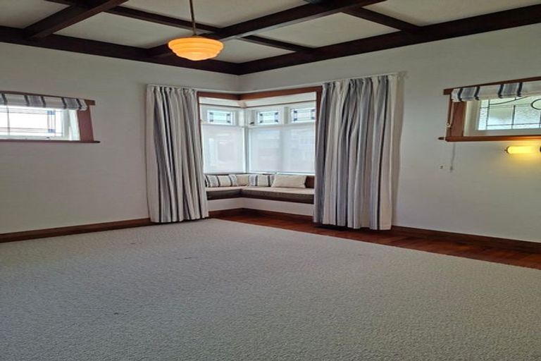 Photo of property in 10 Duders Avenue, Devonport, Auckland, 0624