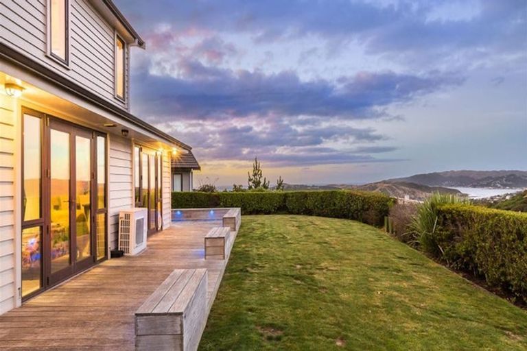 Photo of property in 12 Aoraki Rise, Aotea, Porirua, 5024