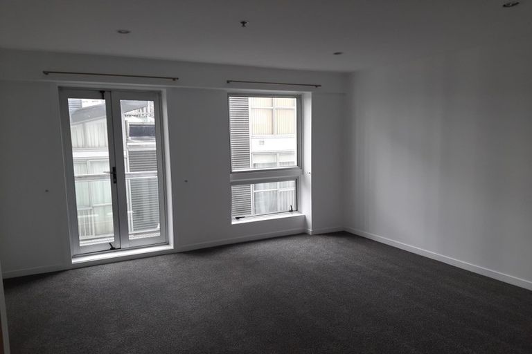 Photo of property in Terrace Heights Apartments, 5e/163 The Terrace, Wellington Central, Wellington, 6011