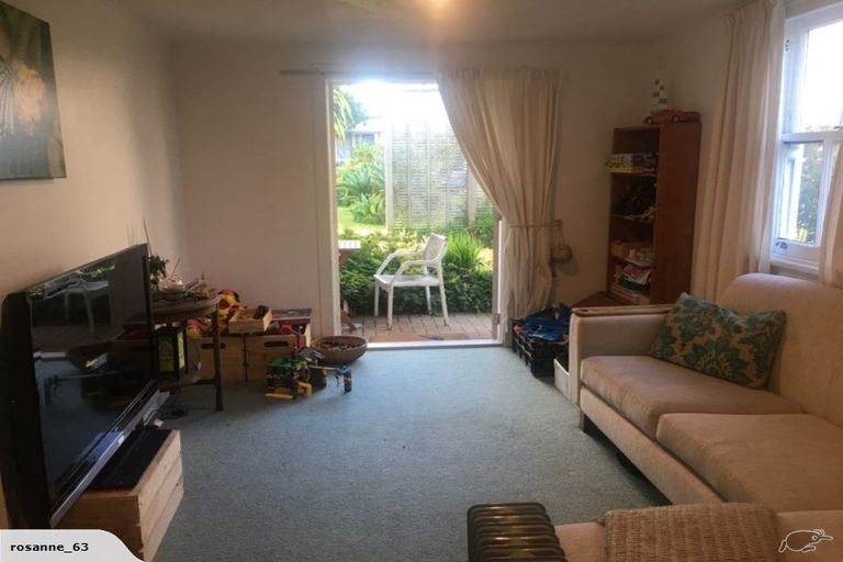 Photo of property in 19 Carlton Gore Road, Grafton, Auckland, 1023